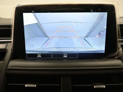 Used 2021 Chevrolet Suburban LT w/ Rear Media and Nav Package RWD image 4