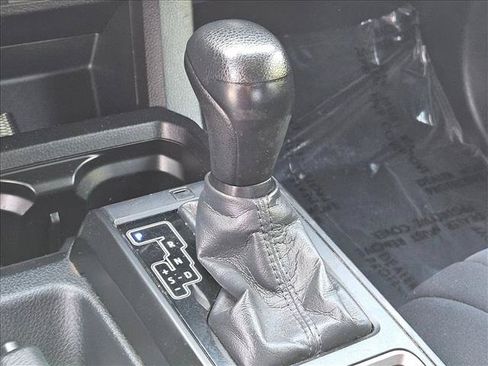Used 2020 Toyota Tacoma SR AWD/4WD image 13