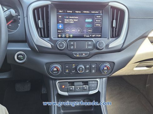 Used 2023 GMC Terrain SLT image 15