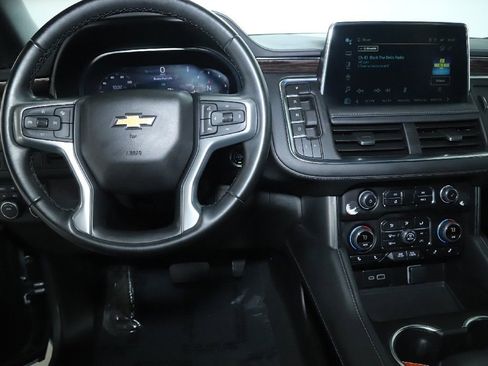 Used 2023 Chevrolet Suburban LT image 29