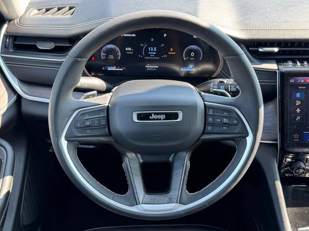 Used 2023 Jeep Grand Cherokee Limited AWD/4WD image 23