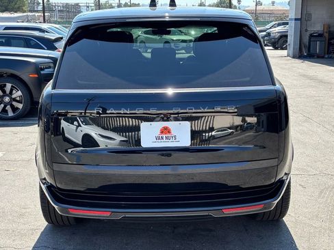 Used 2024 Land Rover Range Rover SE image 5