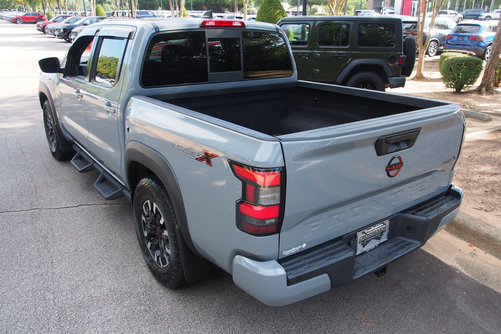 Used 2022 Nissan Frontier Pro-X RWD image 5
