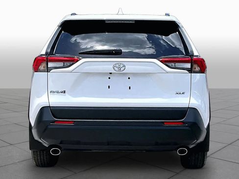 Used 2022 Toyota RAV4 XLE FWD image 5