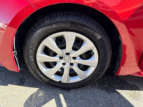 Used 2020 Toyota Corolla LE FWD image 19