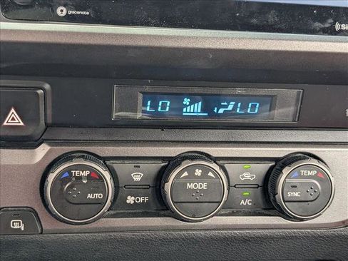 Used 2022 Toyota Tacoma TRD Sport w/ Technology Package image 14