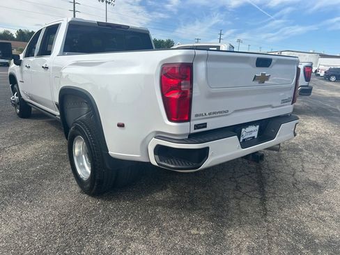 Used 2022 Chevrolet Silverado 3500 High Country w/ LPO, Hitch Package AWD/4WD image 4