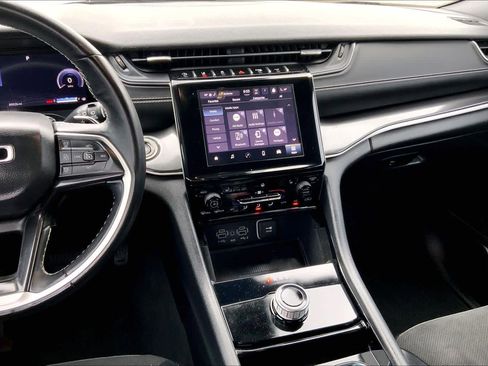 Used 2022 Jeep Grand Cherokee Altitude image 7