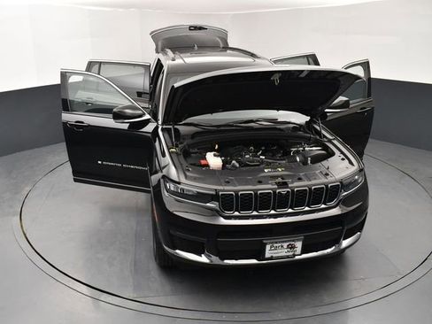 Used 2025 Jeep Grand Cherokee L Limited w/ Luxury Tech Group II AWD/4WD image 26