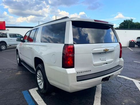 Used 2017 Chevrolet Suburban LT RWD image 5