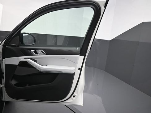 New 2026 BMW X5 sDrive40i w/ Climate Comfort Package RWD image 24