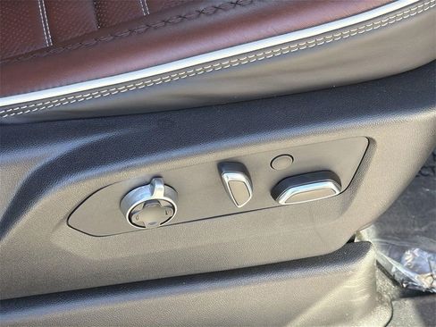 Used 2024 GMC Yukon Denali Ultimate image 36