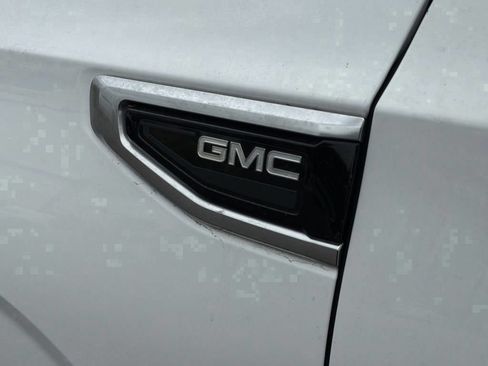 Used 2024 GMC Yukon XL Denali AWD/4WD image 32