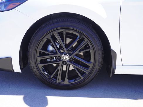 Used 2025 Toyota Camry SE FWD image 17