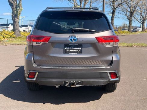 Used 2018 Toyota Highlander Limited image 6
