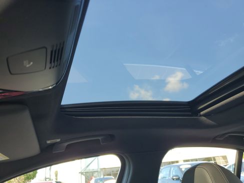 Used 2025 BMW 330i Sedan image 31