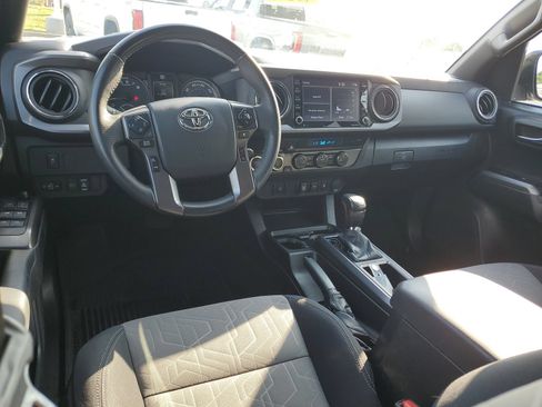 Certified 2023 Toyota Tacoma TRD Off-Road AWD/4WD image 9