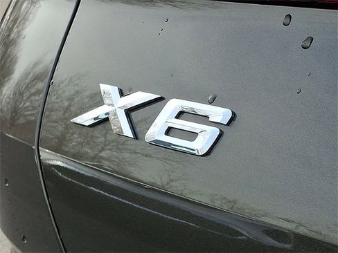 Used 2025 BMW X6 xDrive40i w/ Executive Package image 32