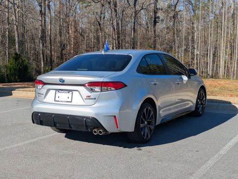 Used 2023 Toyota Corolla SE image 3