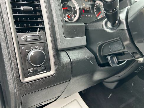 Used 2018 RAM 2500 Tradesman w/ Chrome Appearance Group image 17