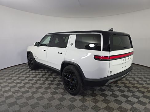 Used 2024 Rivian R1S Adventure AWD/4WD image 3