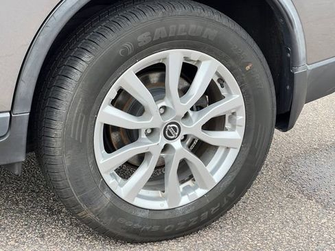 Used 2020 Nissan Rogue S w/ Special Edition Package AWD/4WD image 36