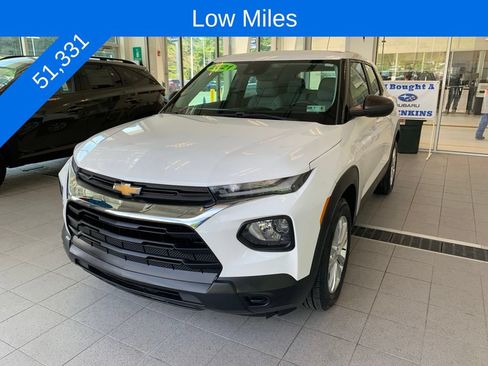 Used 2021 Chevrolet TrailBlazer LS FWD image 2