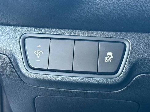 Used 2023 Kia Forte LXS image 30