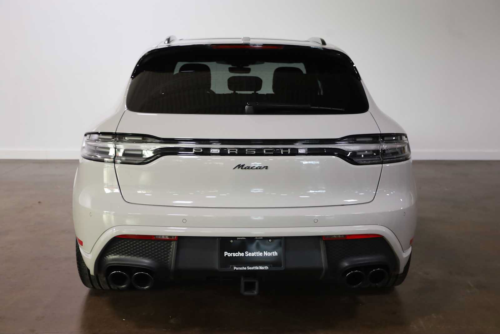 Used 2025 Porsche Macan AWD/4WD image 6