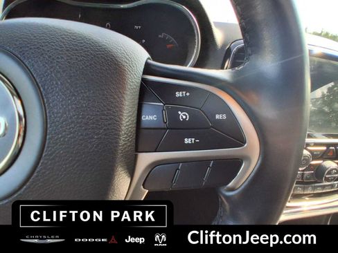 Used 2021 Jeep Grand Cherokee Laredo X AWD/4WD image 23