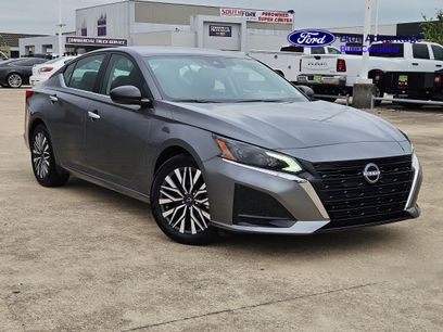 Used 2025 Nissan Altima 2.5 SV