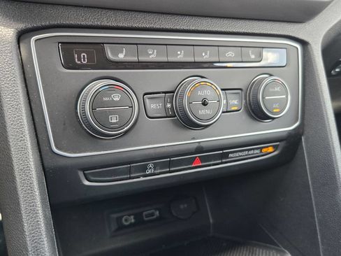 Used 2019 Volkswagen Atlas SE w/ Towing Package FWD image 18