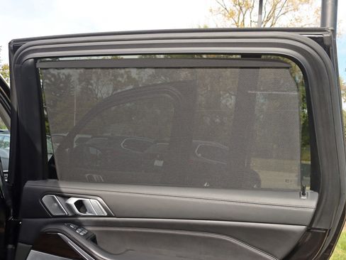 Used 2019 BMW X7 xDrive50i w/ Dynamic Handling Package image 47