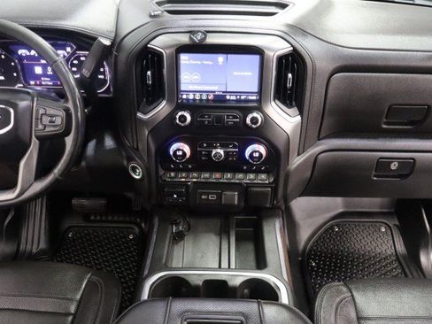Used 2022 GMC Sierra 3500 Denali w/ Denali Black Diamond Edition AWD/4WD image 7