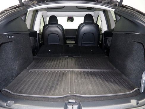 Used 2024 Tesla Model Y 2WD image 42