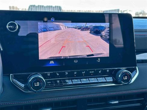 Used 2023 Chevrolet Colorado Z71 w/ Z71 Convenience Package 2 image 30