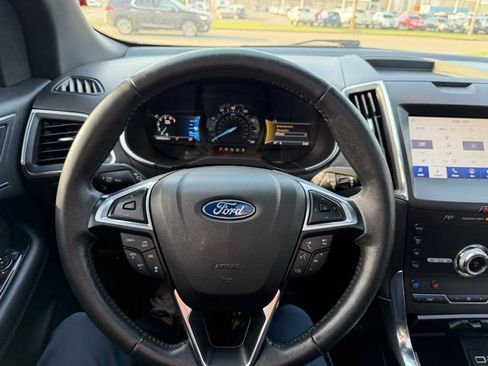 Used 2020 Ford Edge Titanium w/ Equipment Group 301A image 18