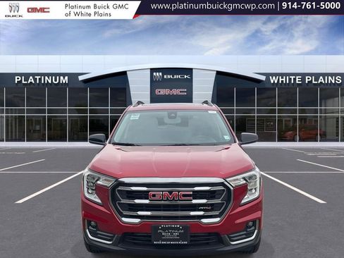 Used 2024 GMC Terrain AT4 image 2