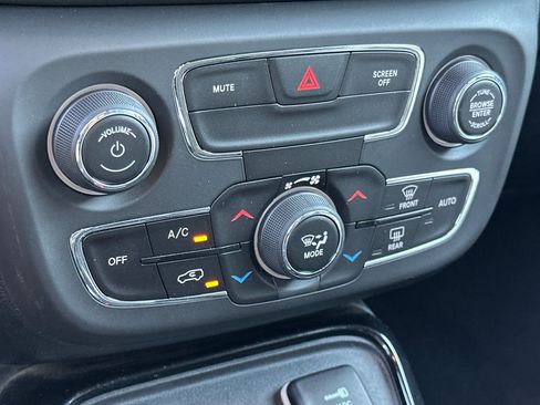 Used 2021 Jeep Compass Latitude image 20