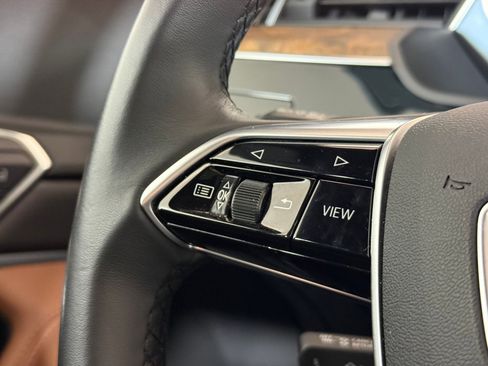 Used 2023 Audi e-tron Premium Plus w/ Premium Plus Package image 16