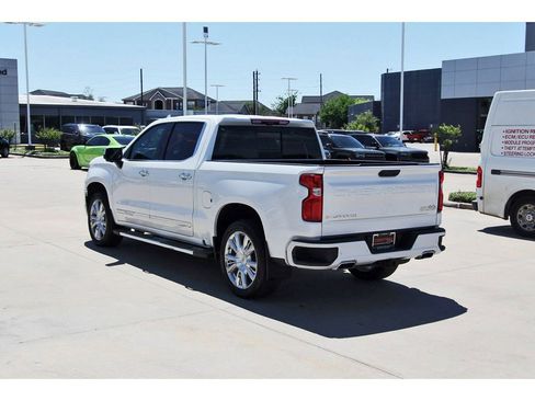 Used 2025 Chevrolet Silverado 1500 High Country w/ High Country Premium Package AWD/4WD image 4