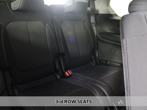 Used 2023 Jeep Grand Cherokee L Laredo AWD/4WD image 6