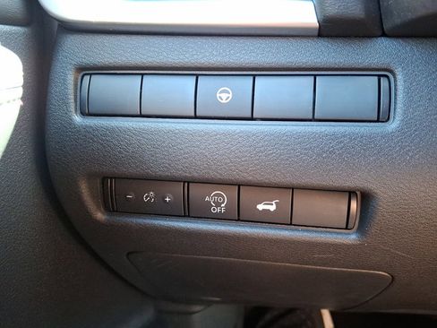 Used 2024 Nissan Rogue SV w/ SV Premium Package AWD/4WD image 25