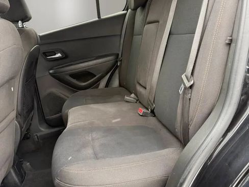 Used 2020 Chevrolet Trax LS w/ Tint and Cruise Package AWD/4WD image 16