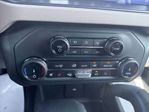 Used 2022 Ford Bronco Wildtrak AWD/4WD image 18