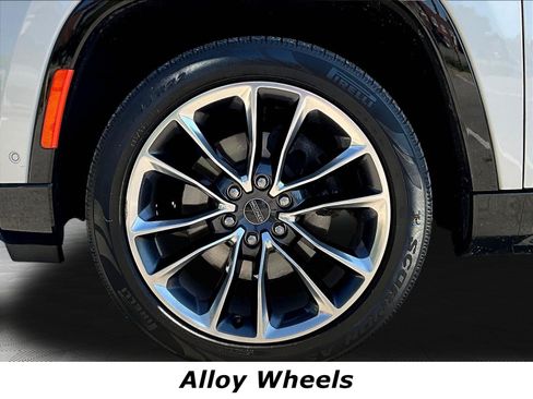 Used 2022 Jeep Wagoneer Series II w/ Premium Group I AWD/4WD image 35