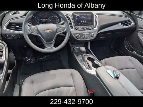 Used 2022 Chevrolet Malibu LT FWD image 17