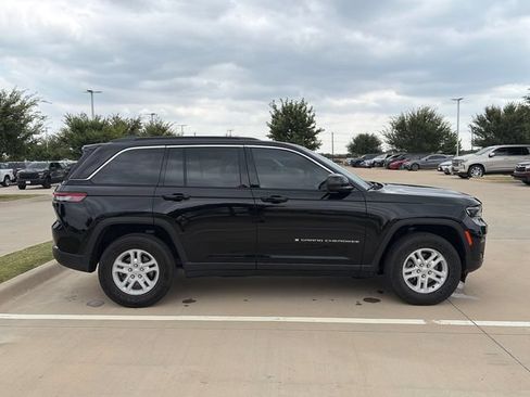 Used 2024 Jeep Grand Cherokee Laredo RWD image 10