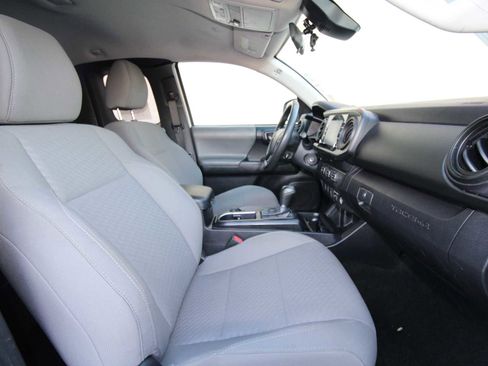 Used 2020 Toyota Tacoma SR image 41