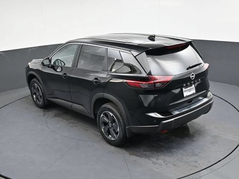 Certified 2026 Nissan Rogue SV FWD image 33